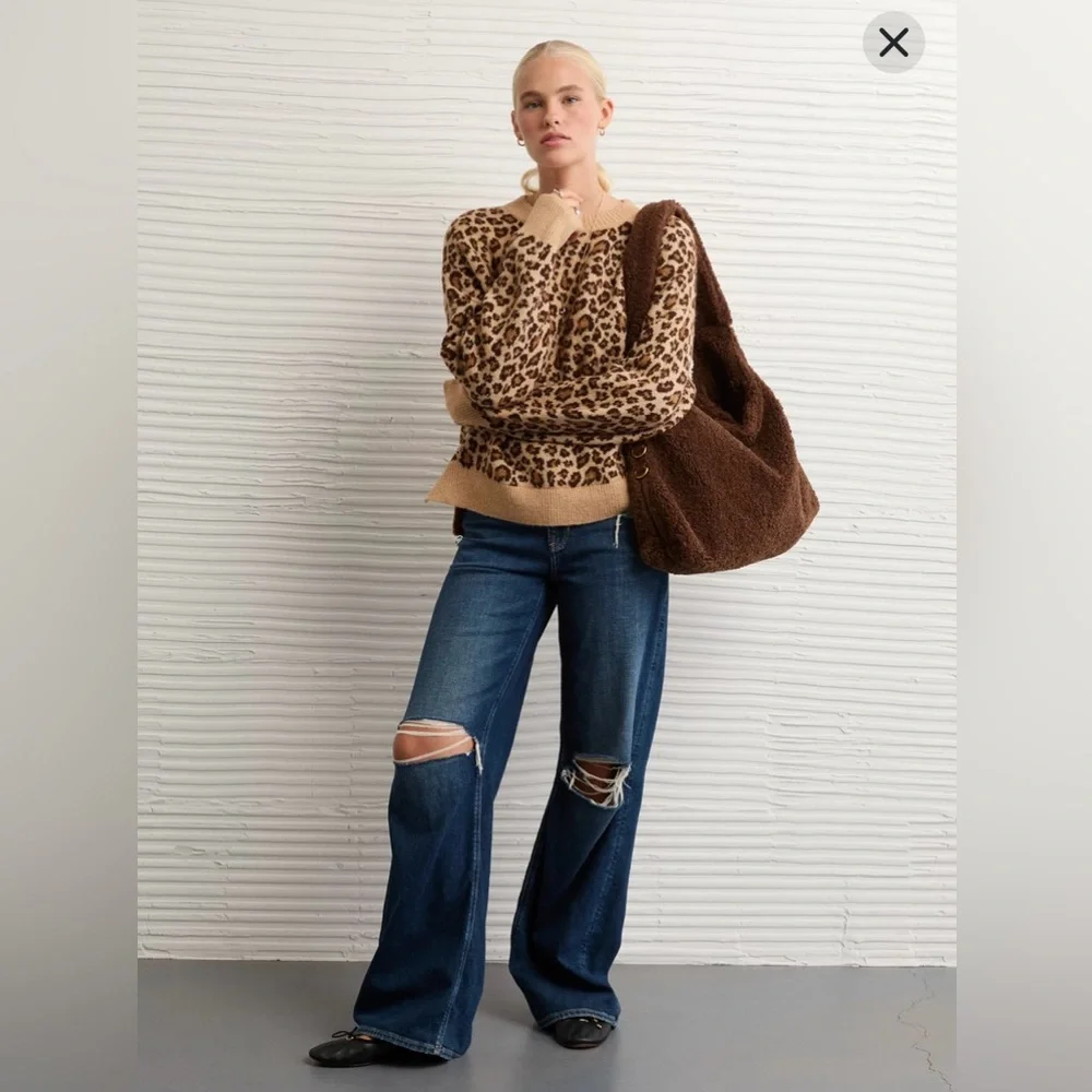 NWT AE Whoa So Soft Classic Crew Neck Sweater size small - Picture 2 of 9